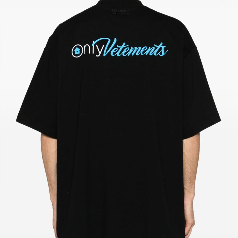 
                      
                        Logo print short sleeve Tshirt Black
                      
                    