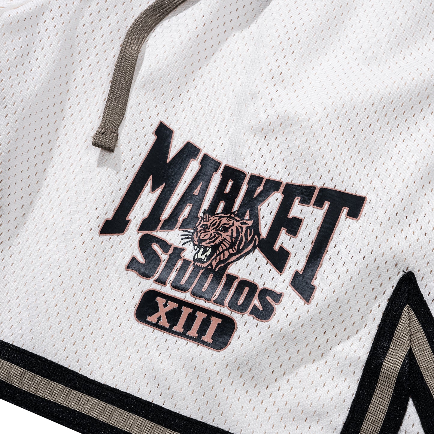 Market Studios Game Shorts ecru