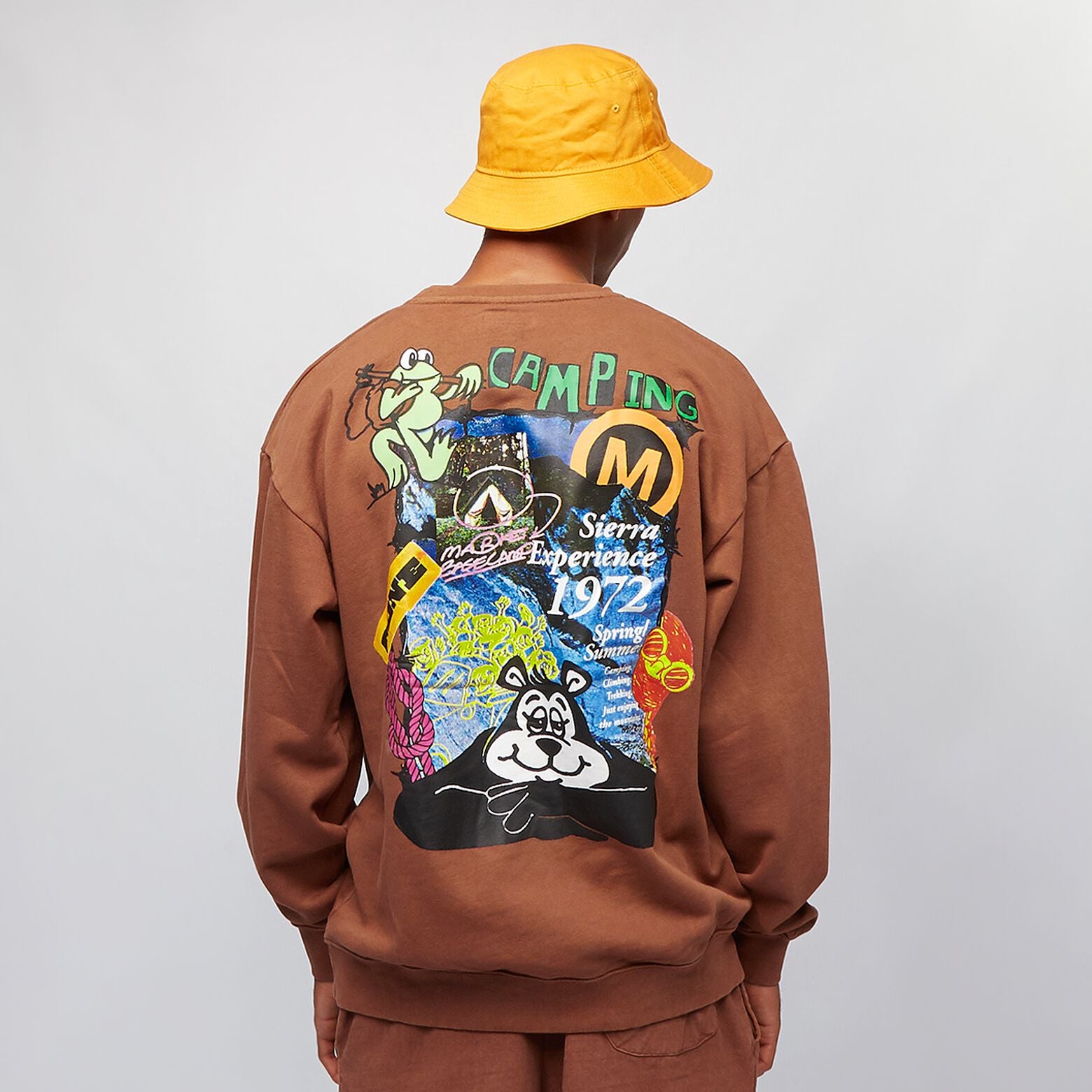 Gone Camping Washed Crew Sweatshirt washed brown