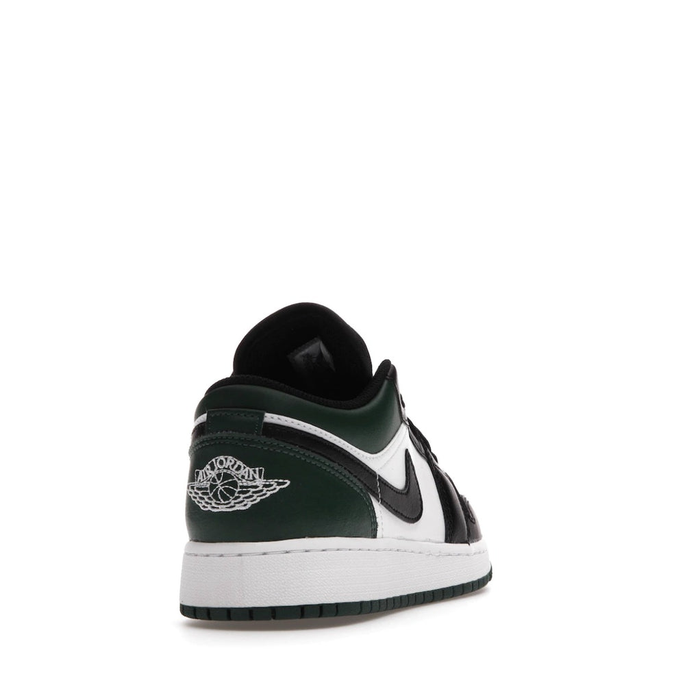 
                      
                        Jordan 1 Low Green Toe .
                      
                    