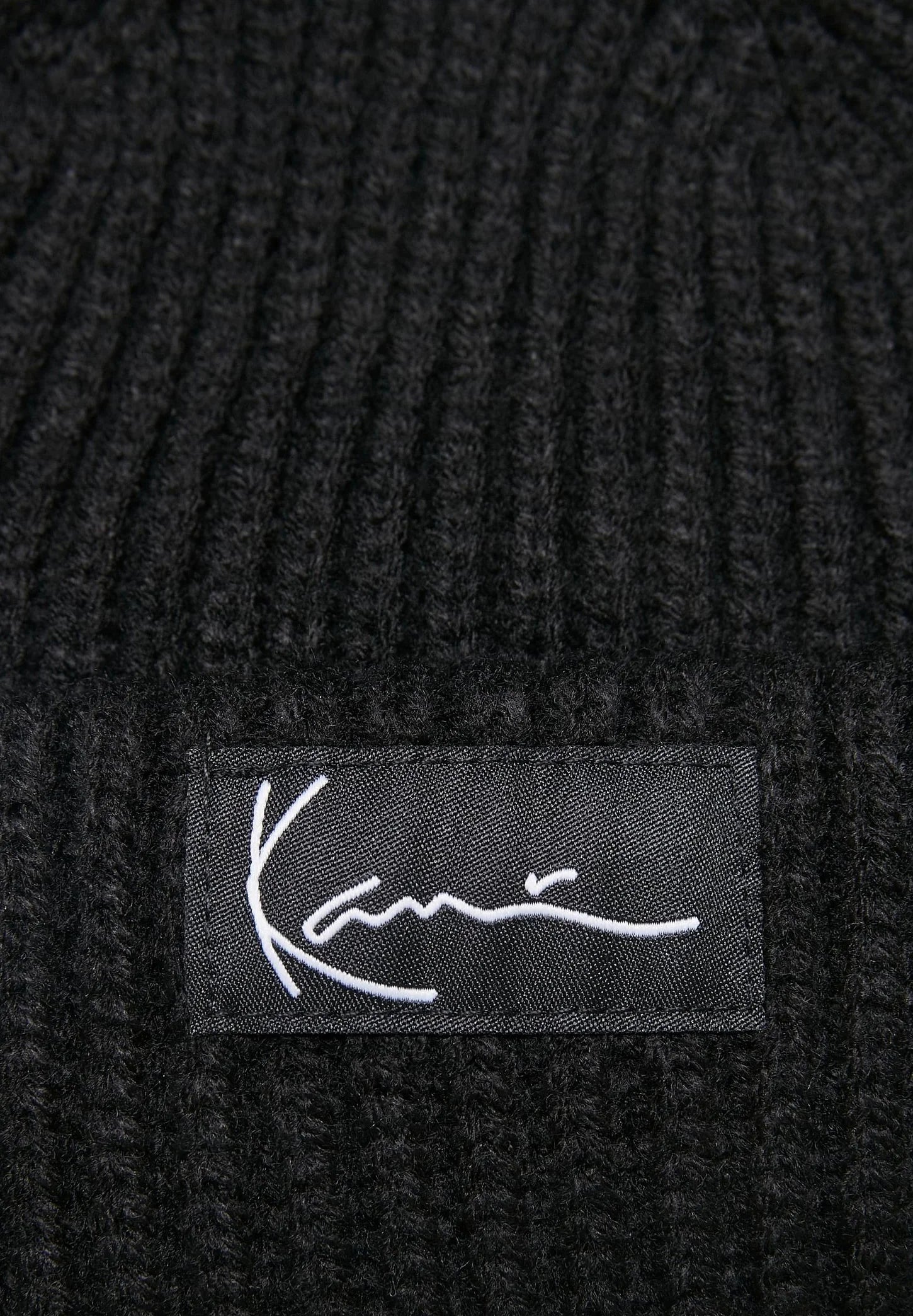 Woven Signature Essential Fisherman Beanie black