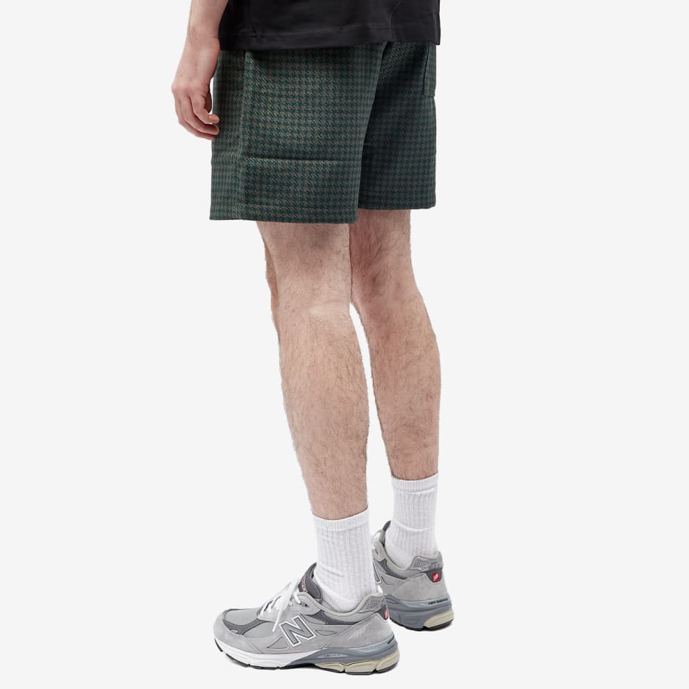 
                      
                        INTERCEPT HOUNDSTOOTH SHORTS FOREST GREEN
                      
                    