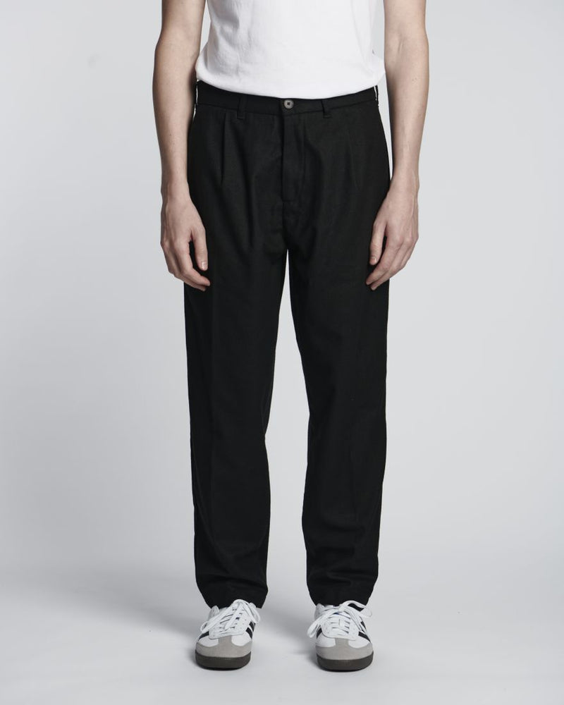 
                      
                        Eddy Pant black garment washed
                      
                    