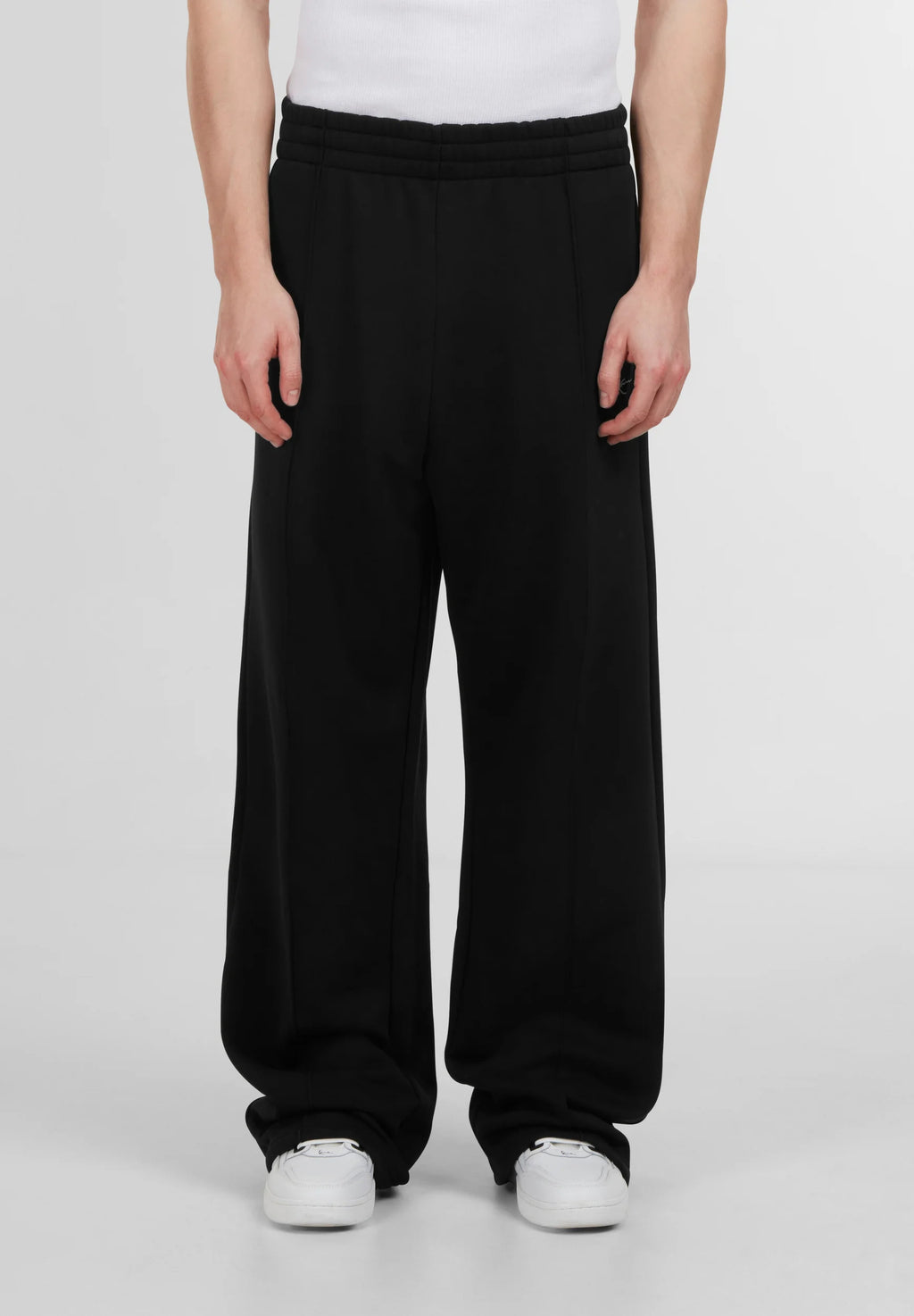 Signature Straight Leg Sweatpants black