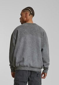 Kani Street Academy Washed Os Crew anthracite
