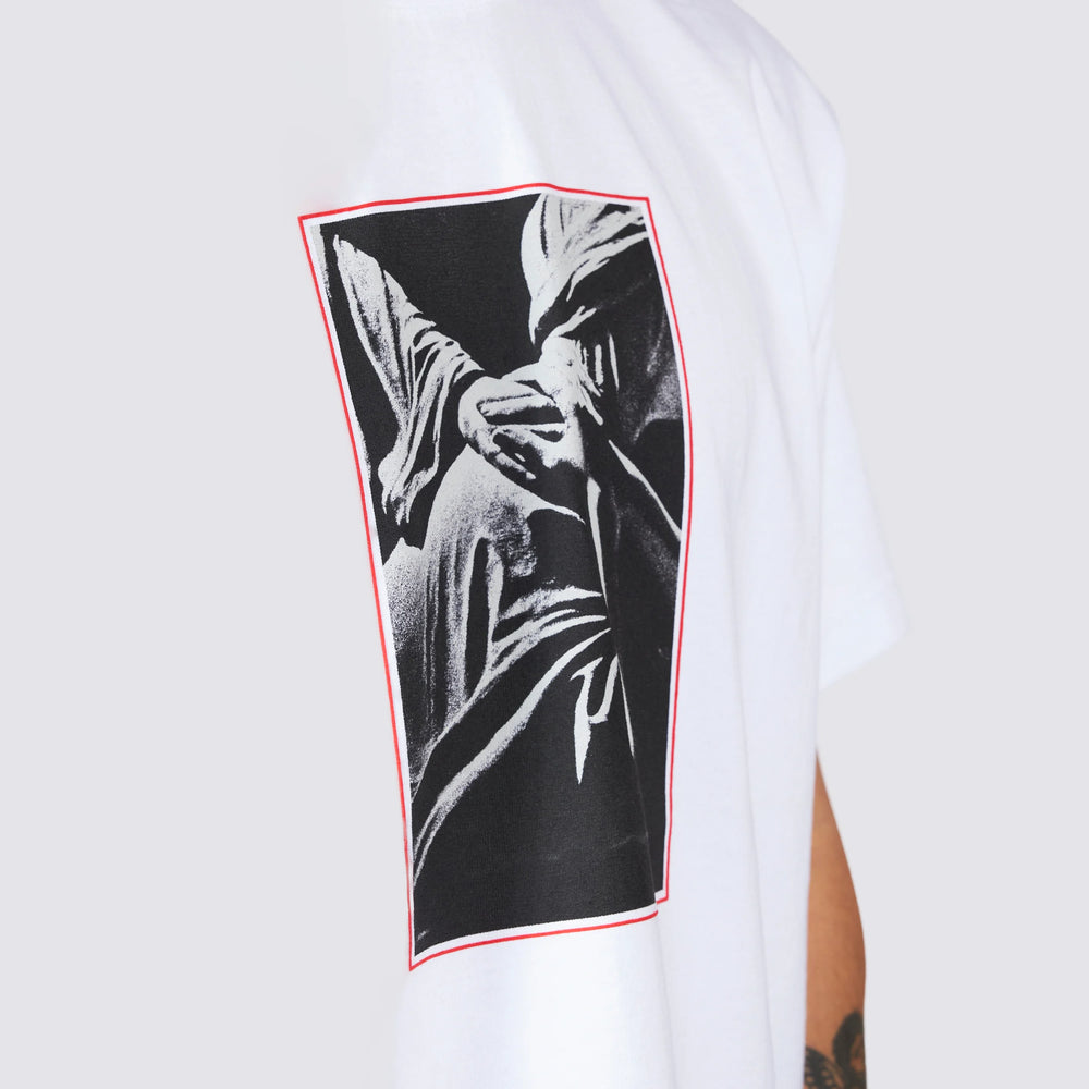 
                      
                        Hands T-Shirt White
                      
                    