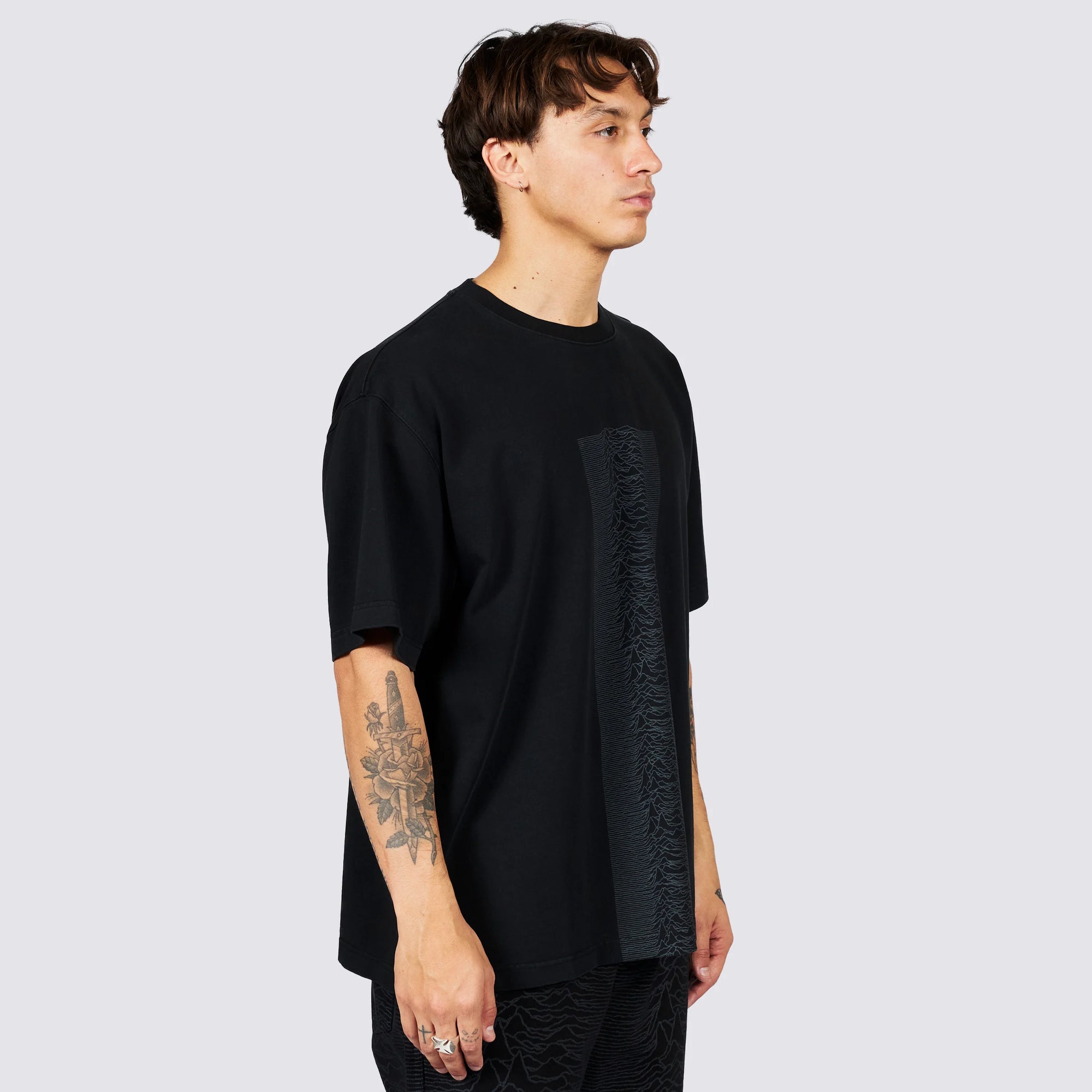 Waves Tee Black